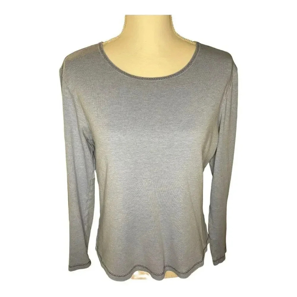 Talbots Women’s Medium Light Blue Long Sleeved Tee With Snowflakes ❄️